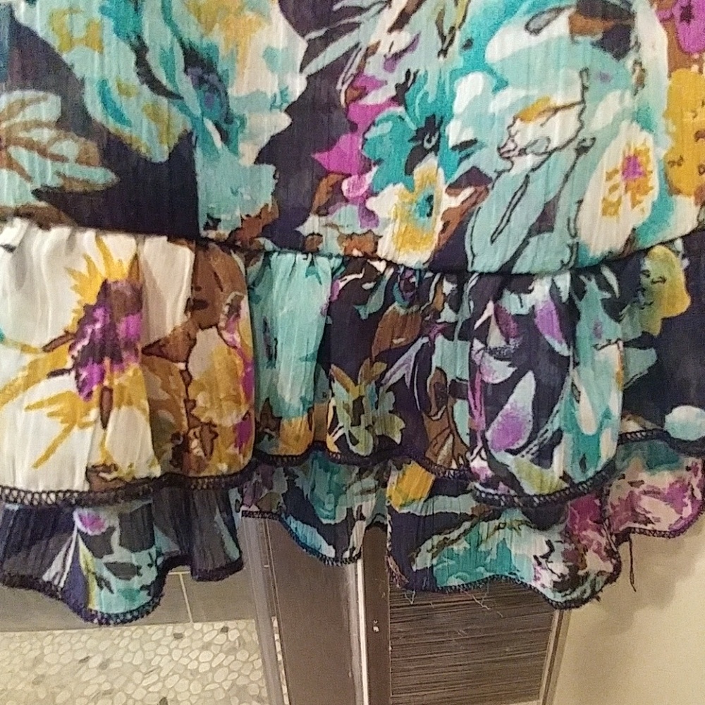 Floral blouse - Picture 6 of 7